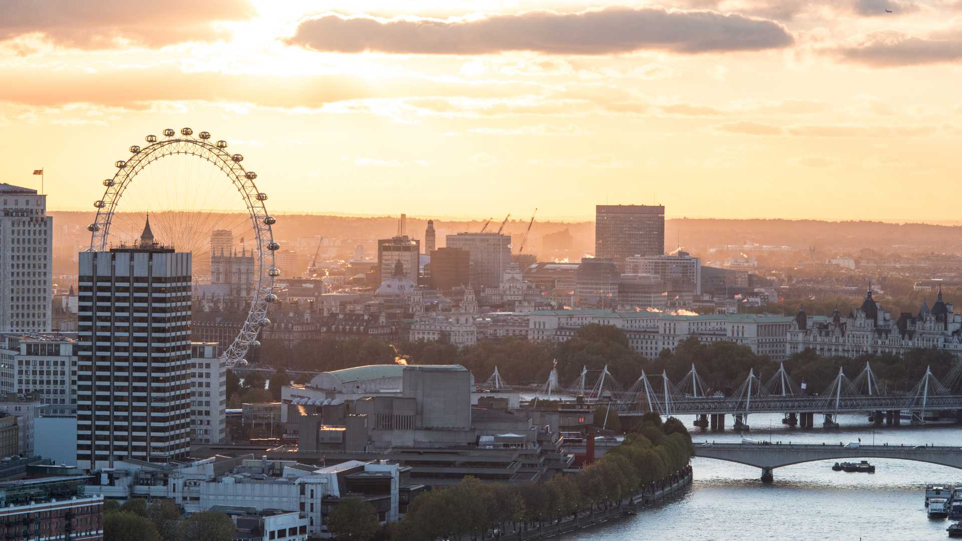 London Travel Tips: A Comprehensive Guide to Exploring the City Like a Local